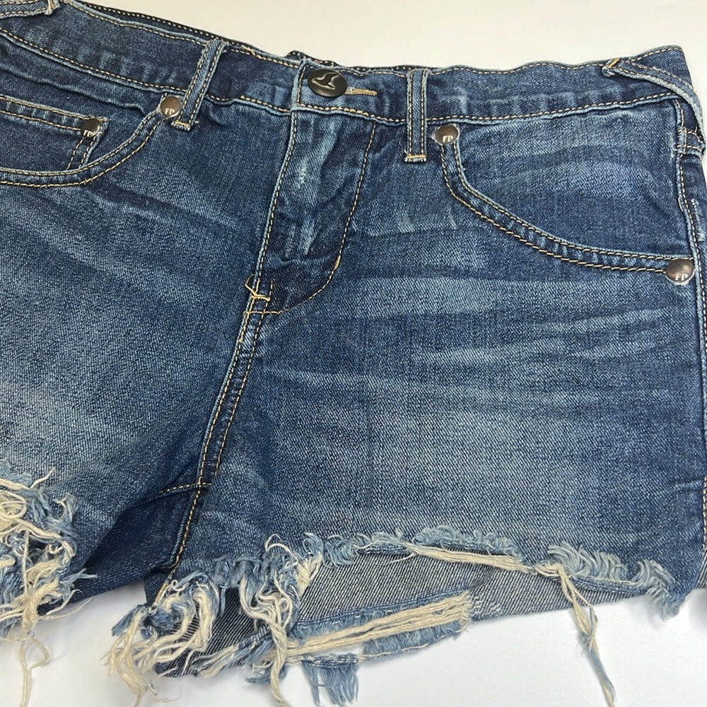 Free People Denim Shorts Cut Off Blue Fringe Edge Jean Boho - Picture 5 of 7